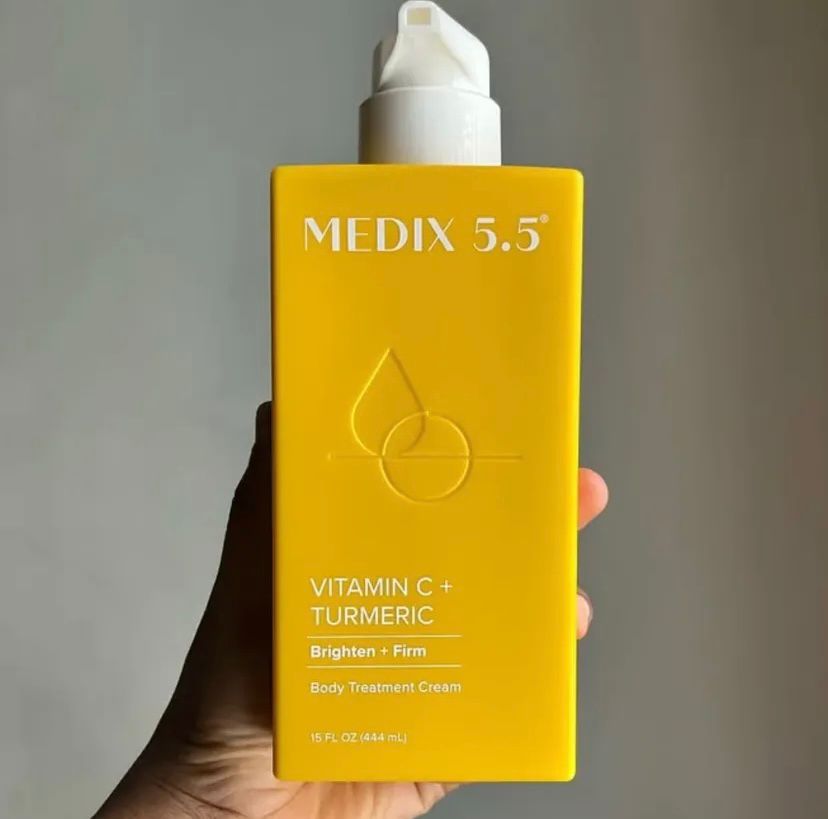 Medix 5.5 Vitamin C + Turmeric Body Treatment Cream - Image 4