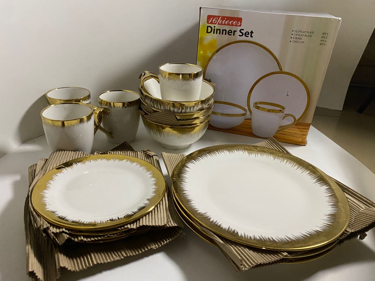 16-Piece Gold Dinner Set with Plates, Bowls & Cups - Image 3