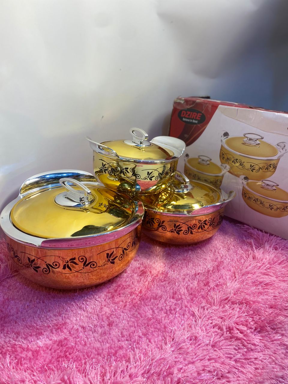 Dzire 3-Piece Insulated Hot Pot and Casserole Set with Gold Lids
