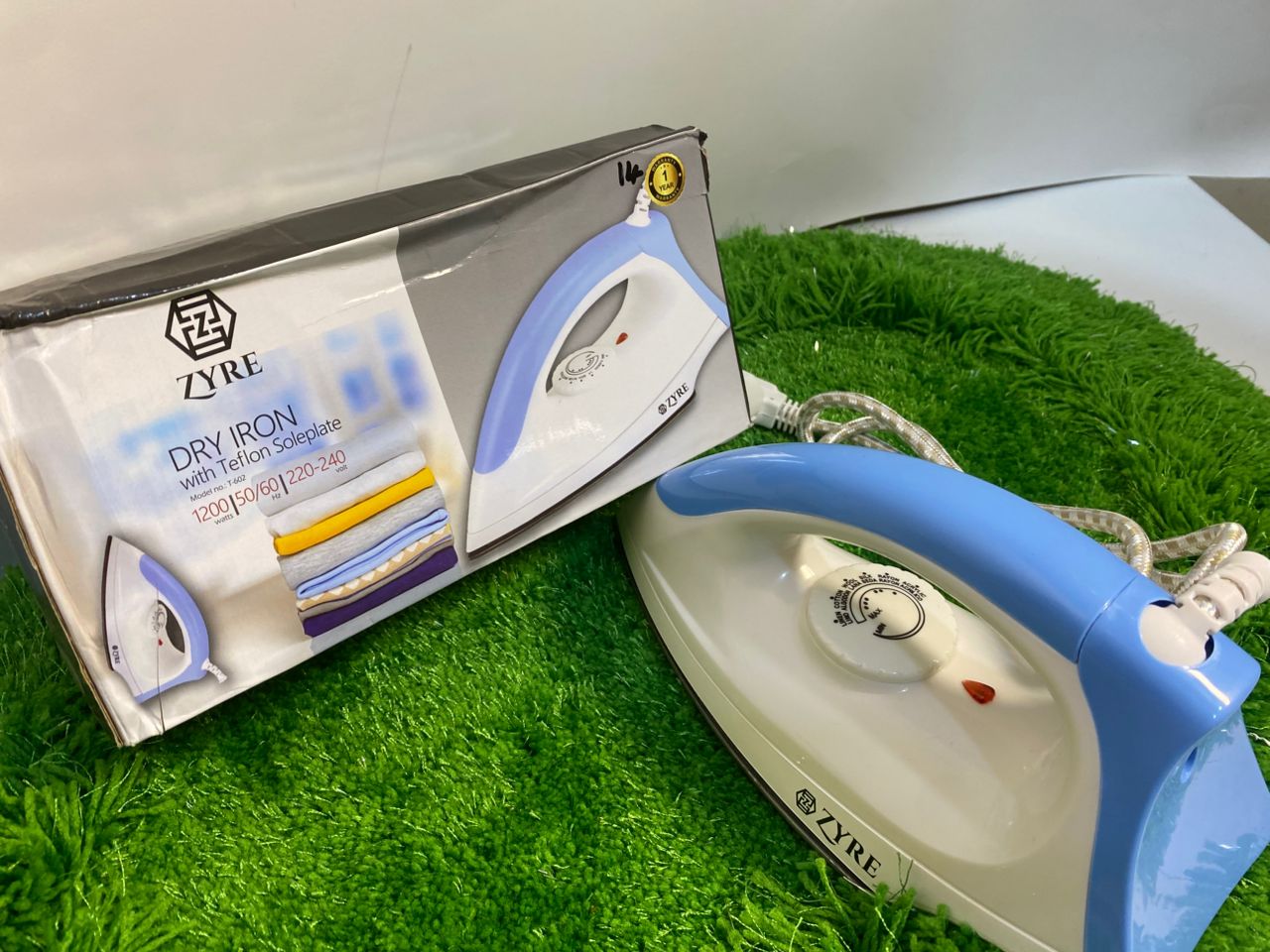 Zyre Dry Iron 1200W with Teflon Soleplate