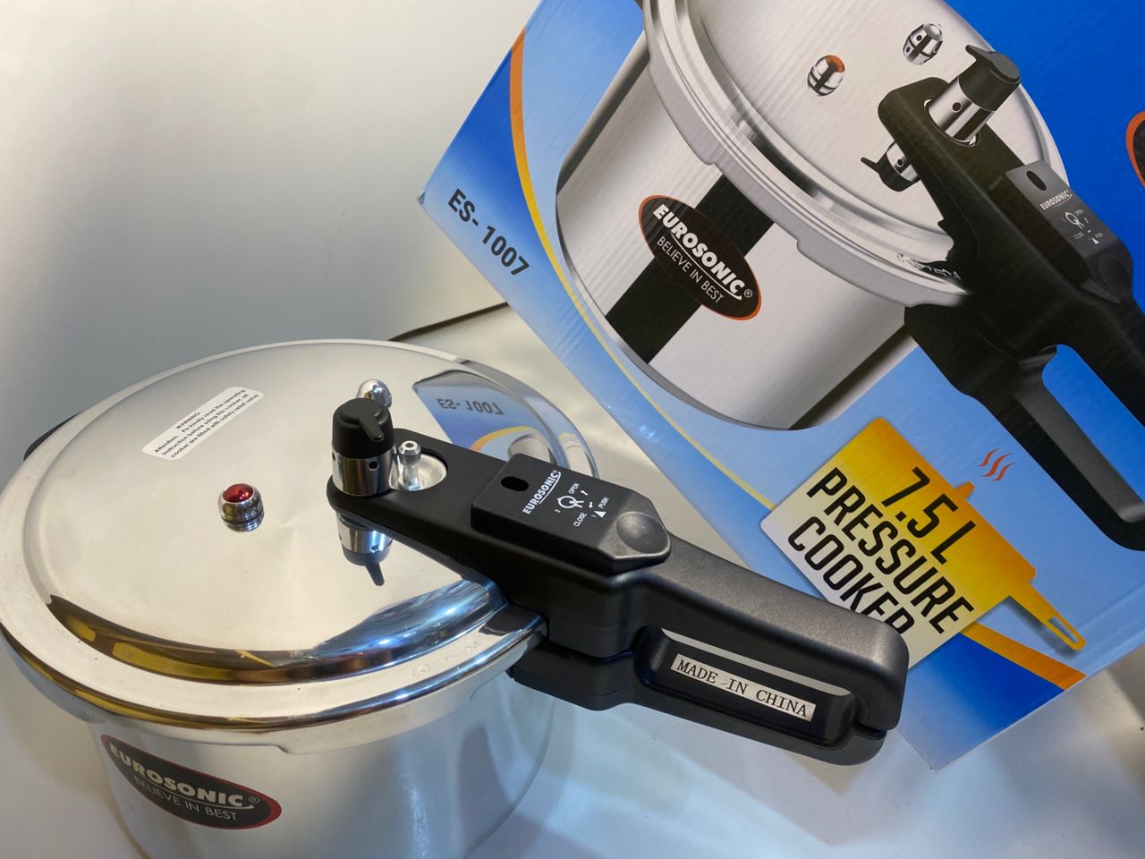 Eurosonic 7.5L Aluminium Pressure Cooker with Triple Safety System (ES-1007) - Image 3