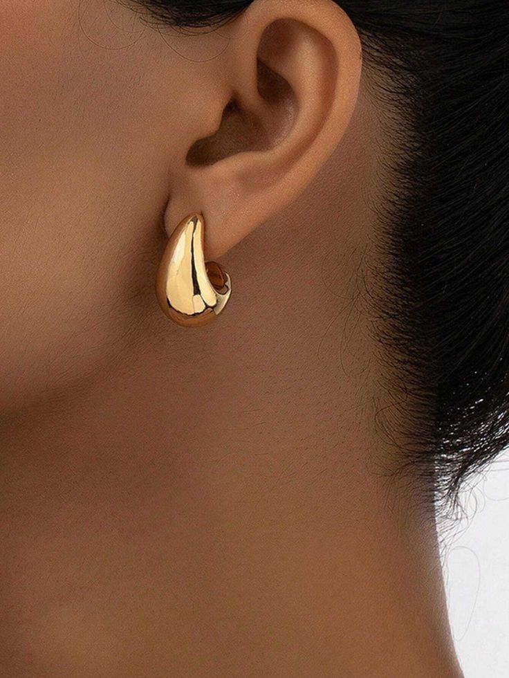 2-Piece Gold Half Hoop Earrings – Lightweight Statement Style - Image 2