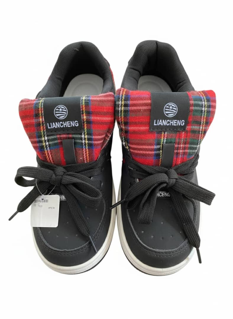 Liancheng Tartan High-Top Sneakers – Black with Red Plaid Tongue