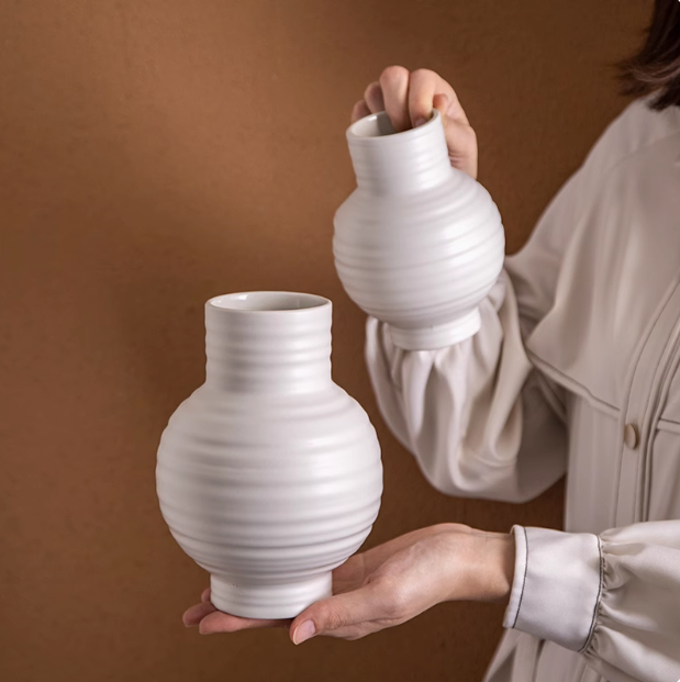 Big Belly Thread Ceramic Vase - Image 3